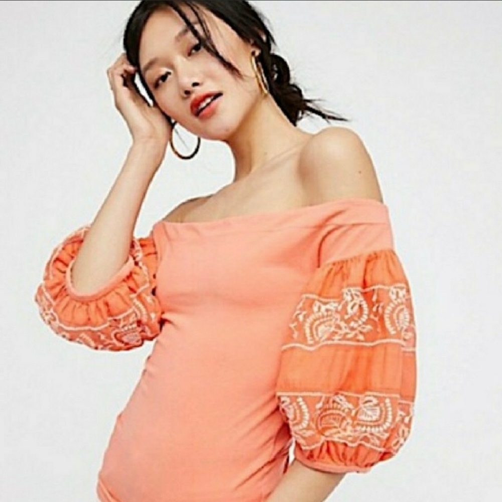 ✨HP✨Free People Rock With It Off Orange Shoulder Top L